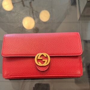 Gucci Crimson Leather bag